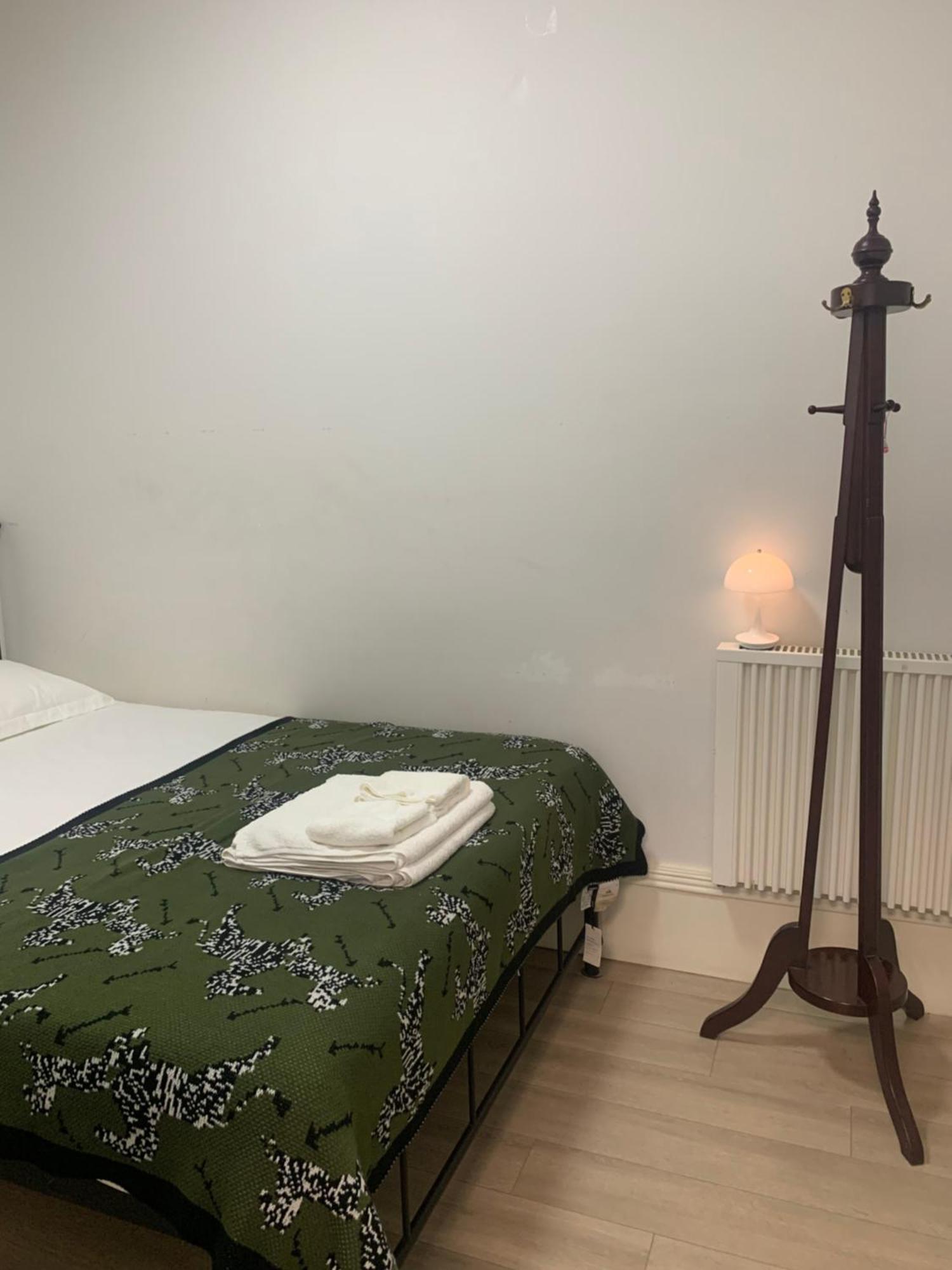 Historical 1 Living And 1 Bedroom With Garden View Near Jiashan Road And Hengshan Rd Apartment Shanghai